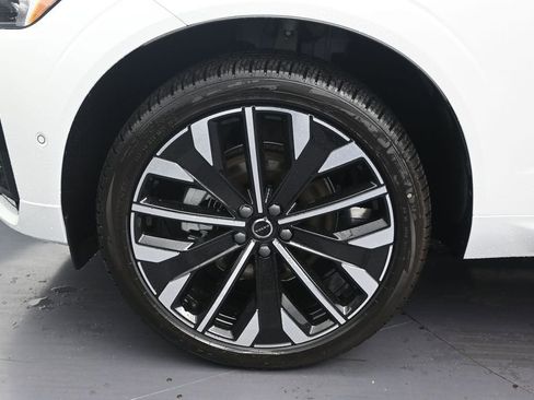New 2026 Volvo XC60 B5 Ultra w/ Protection Package Premier AWD/4WD image 9