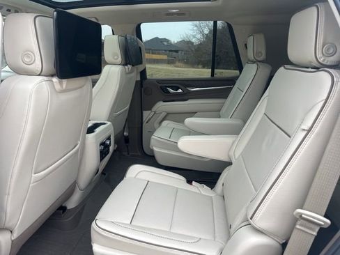 Used 2023 GMC Yukon Denali w/ Denali Reserve Package image 23