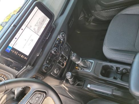 Used 2024 Jeep Wrangler Unlimited Sport AWD/4WD image 37