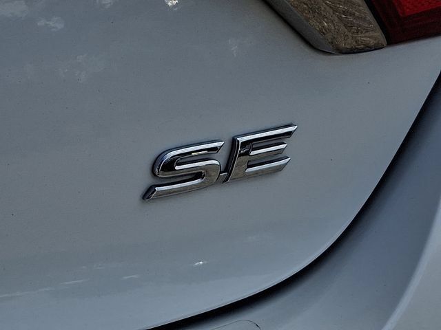 Used 2017 Toyota Camry SE FWD image 32