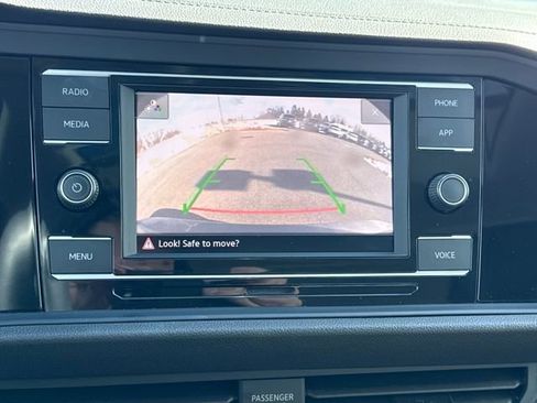 Used 2024 Volkswagen Jetta SE image 24