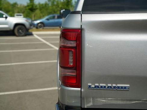 Used 2022 RAM 1500 Laramie AWD/4WD image 39