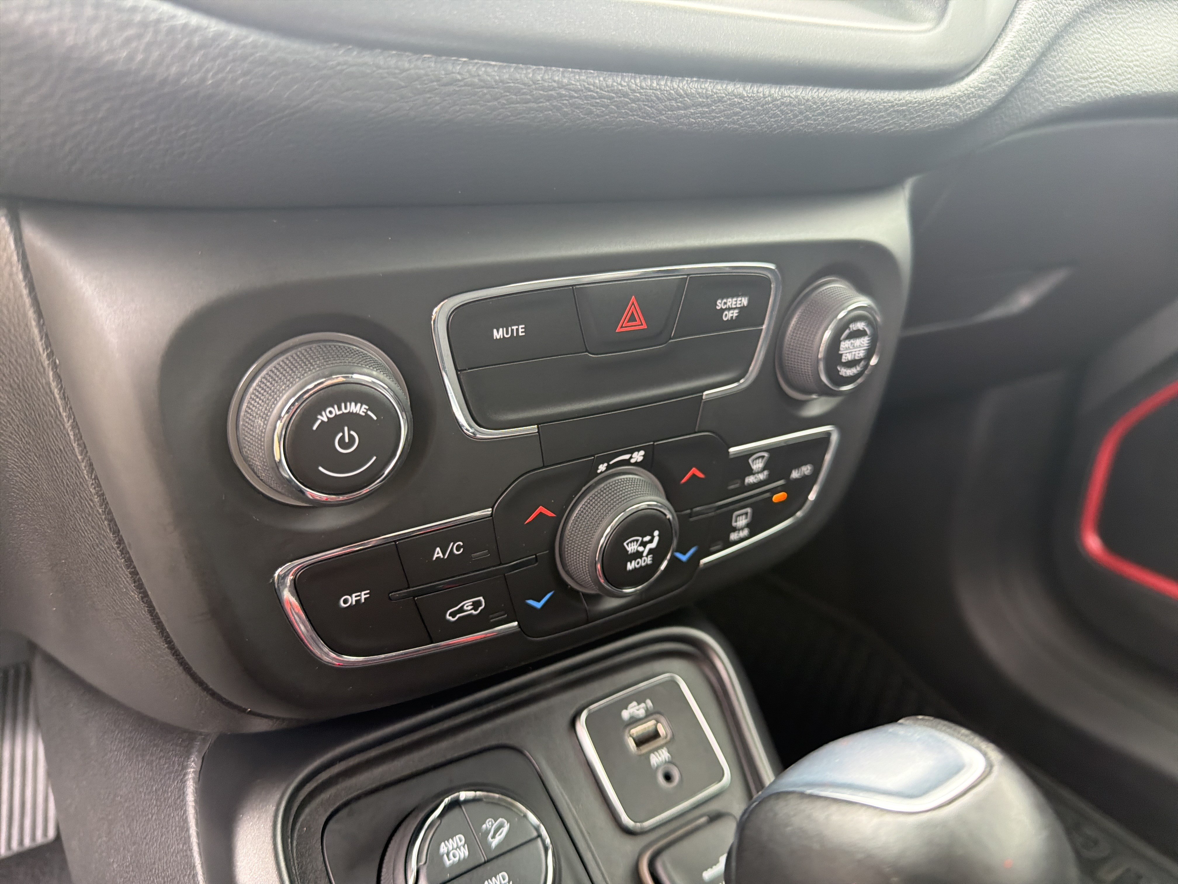 Used 2020 Jeep Compass Trailhawk AWD/4WD image 7