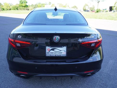 Used 2017 Alfa Romeo Giulia AWD image 6