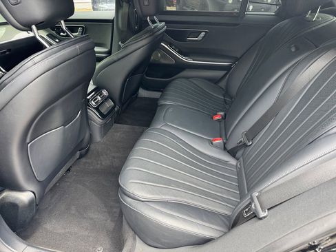 Used 2022 Mercedes-Benz S 500 4MATIC w/ AMG Line Package image 27