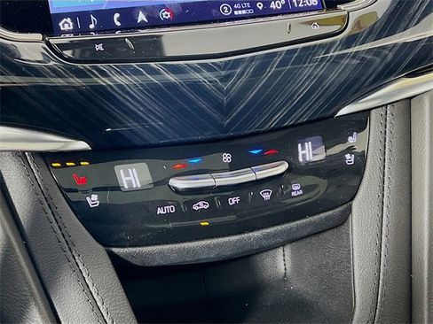 Used 2024 Cadillac XT6 Premium Luxury w/ LPO, Floor Liner Package image 20