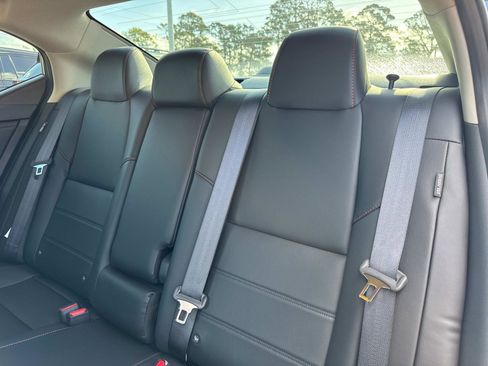 Used 2025 Nissan Sentra SR w/ SR Premium Package FWD image 13