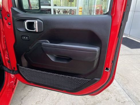 Used 2025 Jeep Wrangler Unlimited Sport AWD/4WD image 39