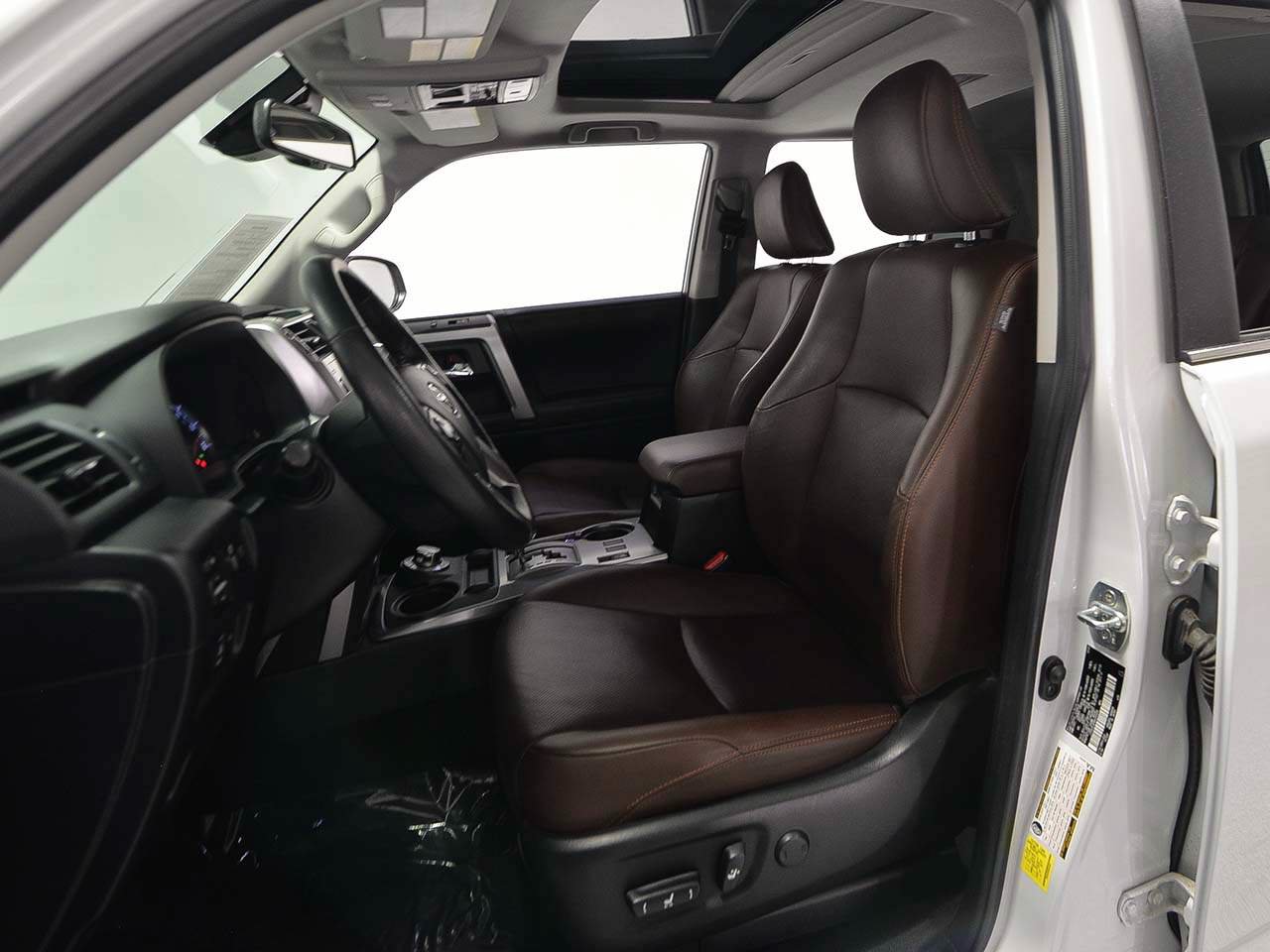 Used 2024 Toyota 4Runner Limited AWD/4WD image 8
