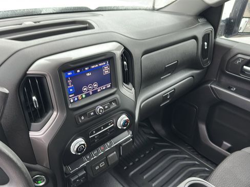 Used 2024 GMC Sierra 2500 Pro w/ Convenience Package image 32