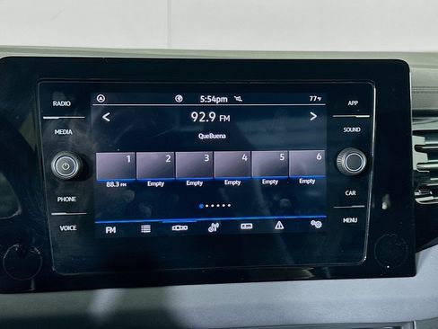 Used 2025 Volkswagen Jetta SE FWD image 21