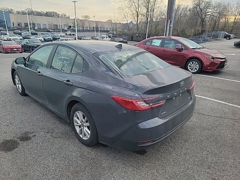 Used 2025 Toyota Camry LE image 4