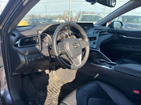 Used 2021 Toyota Camry XLE image 10