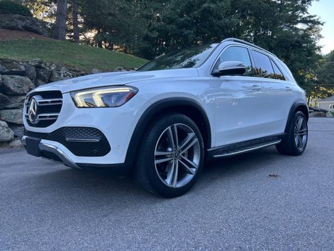Used 2020 Mercedes-Benz GLE 350 4MATIC w/ Premium Package image 3