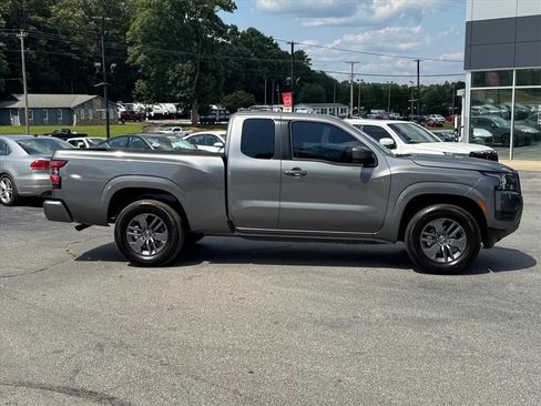 Certified 2025 Nissan Frontier SV RWD image 2