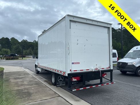 Used 2021 Freightliner Sprinter 3500 image 5