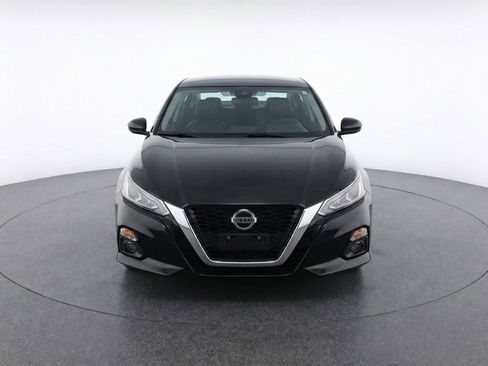 Used 2025 Nissan Altima 2.5 SV image 2