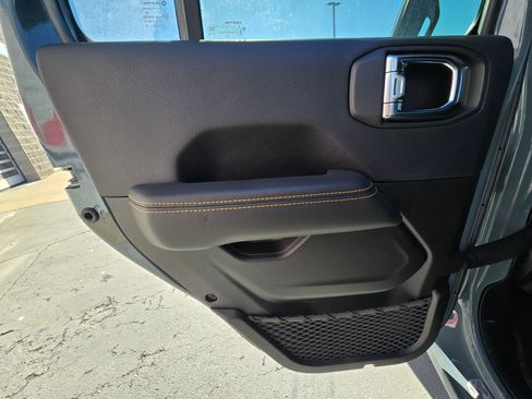 New 2026 Jeep Gladiator Sahara image 23