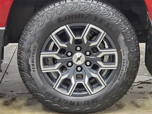 Certified 2024 Chevrolet Colorado Z71 w/ Z71 Convenience Package 2 image 8