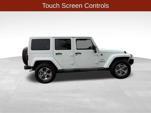 Used 2017 Jeep Wrangler Unlimited Sahara w/ Max Tow Package AWD/4WD image 8