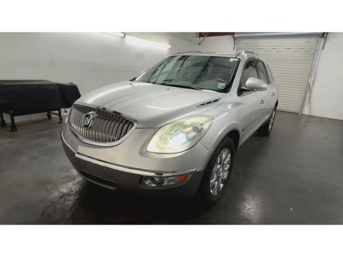 Used 2011 Buick Enclave CXL image 4