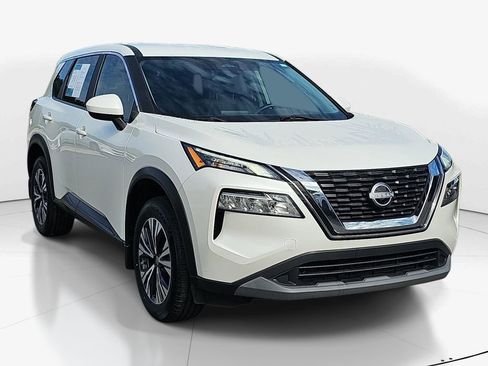 Used 2023 Nissan Rogue SV FWD image 3