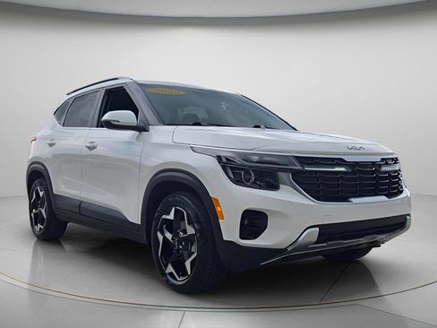 Used 2025 Kia Seltos EX w/ EX Sunroof Package FWD image 8