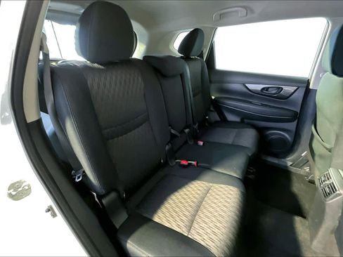 Used 2019 Nissan Rogue S image 56