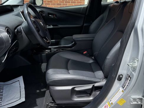 Used 2022 Toyota Prius AWD image 6