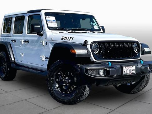 Used 2024 Jeep Wrangler Unlimited AWD/4WD image 2