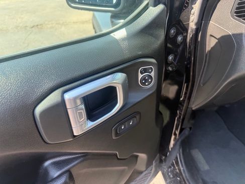 Used 2022 Jeep Wrangler Unlimited Sport AWD/4WD image 12