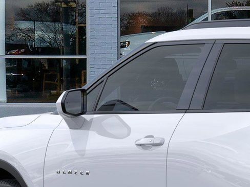 New 2025 Chevrolet Blazer LT w/ Convenience Package image 12