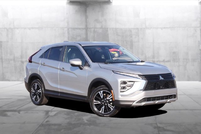 Used 2025 Mitsubishi Eclipse Cross SE AWD/4WD image 2
