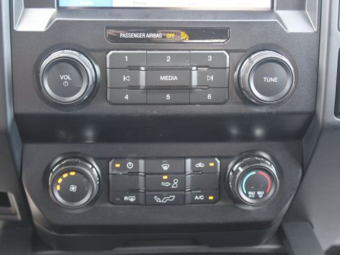 Used 2019 Ford F150 XL w/ Equipment Group 101A Mid AWD/4WD image 12