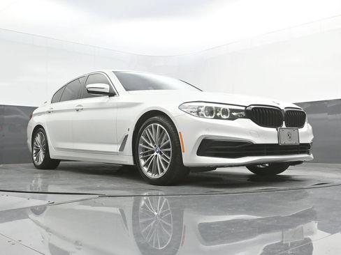 Used 2019 BMW 530e w/ Convenience Package RWD image 48