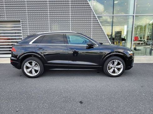 Used 2023 Audi Q8 Premium Plus AWD/4WD image 4
