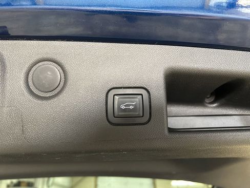 Used 2022 Chevrolet Equinox LT AWD/4WD image 16