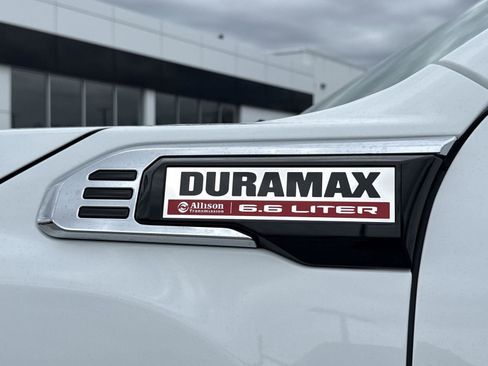 Used 2024 GMC Sierra 2500 SLT w/ SLT Premium Package AWD/4WD image 10