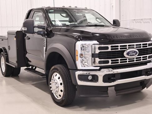 Certified 2025 Ford F550 4x4 Regular Cab Super Duty image 4