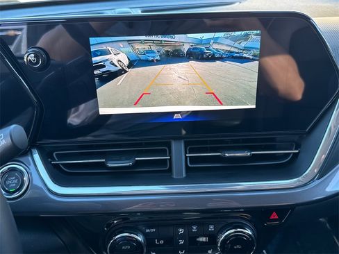 Used 2025 Chevrolet Trax ACTIV image 31