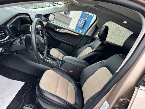 Certified 2021 Ford Escape Titanium w/ Titanium Elite Package image 11