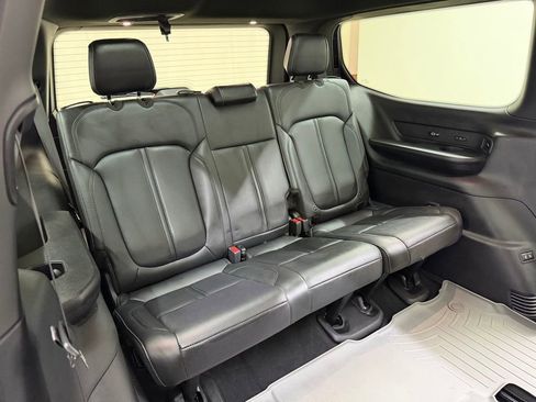 Used 2022 Jeep Wagoneer Series III w/ Premium Group I image 15