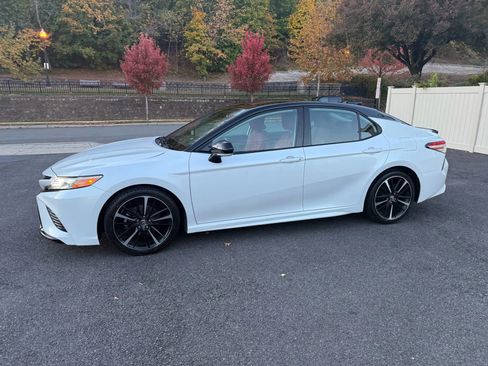 Used 2020 Toyota Camry XSE image 4