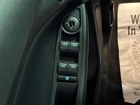 Used 2016 Ford Focus SE w/ Reverse Sensing Package image 34