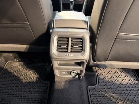 Used 2024 Volkswagen Tiguan SE FWD image 28