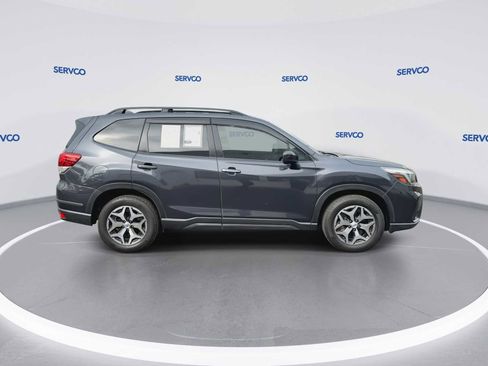 Used 2019 Subaru Forester Premium image 9