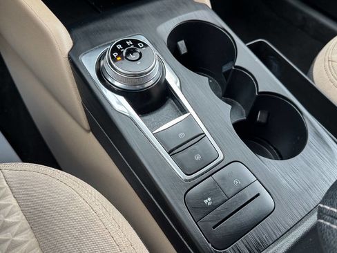 Used 2020 Ford Escape SE image 28