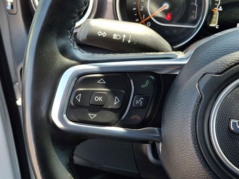 Used 2022 Jeep Wrangler Unlimited Sahara AWD/4WD image 22
