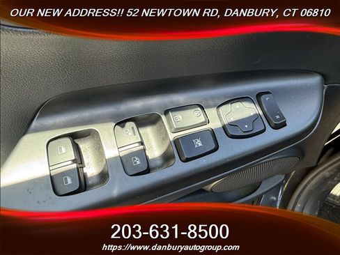 Used 2022 Hyundai Kona SEL w/ Convenience Package AWD/4WD image 11