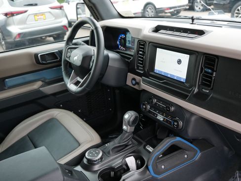 Used 2023 Ford Bronco Wildtrak AWD/4WD image 9